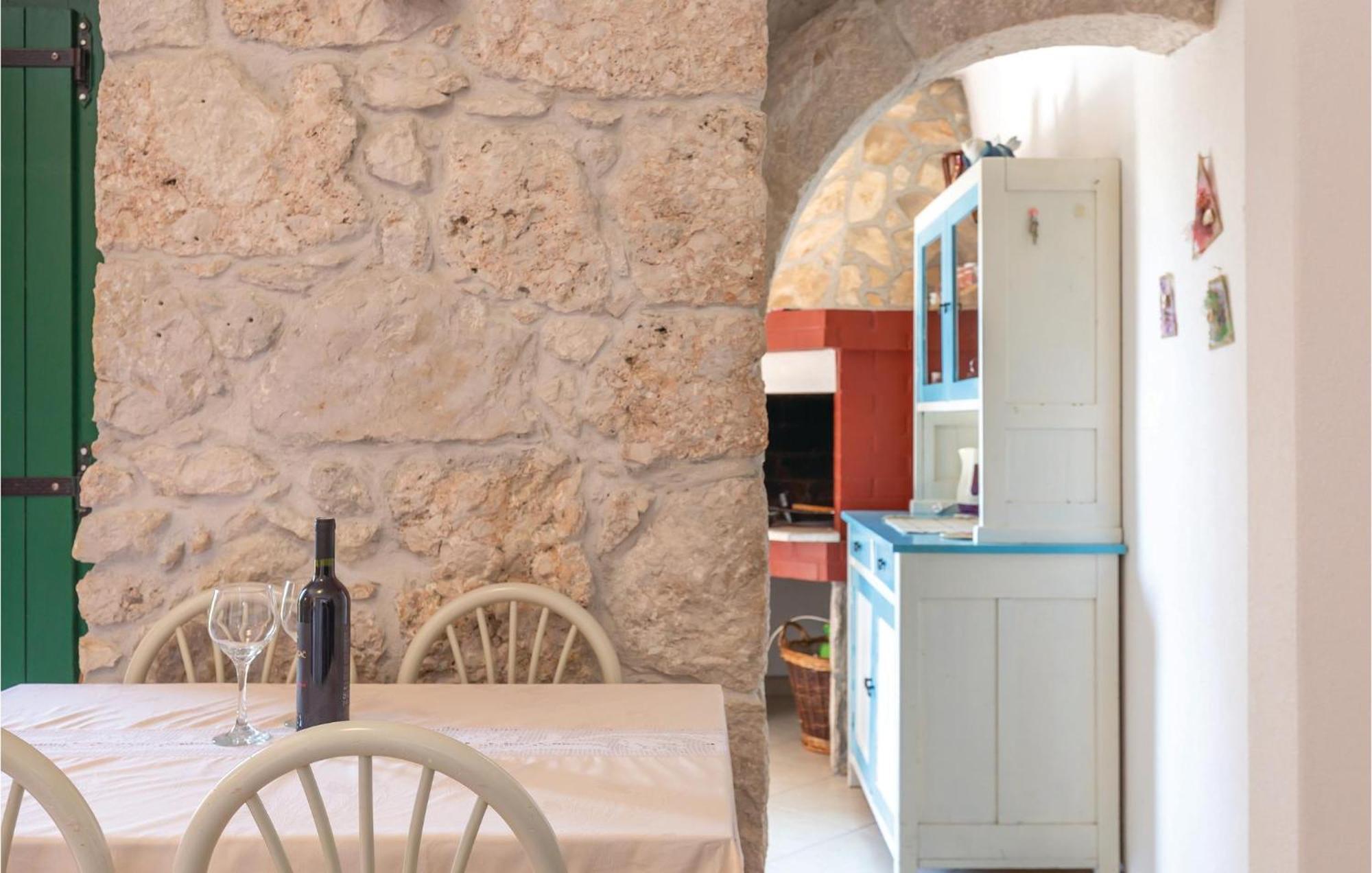 Awesome Home In Podgora With Kitchen Exteriör bild