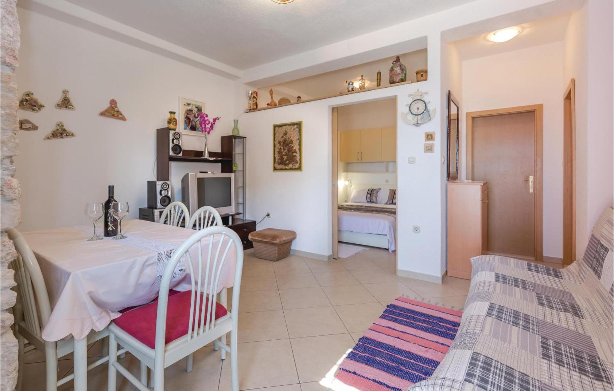 Awesome Home In Podgora With Kitchen Exteriör bild