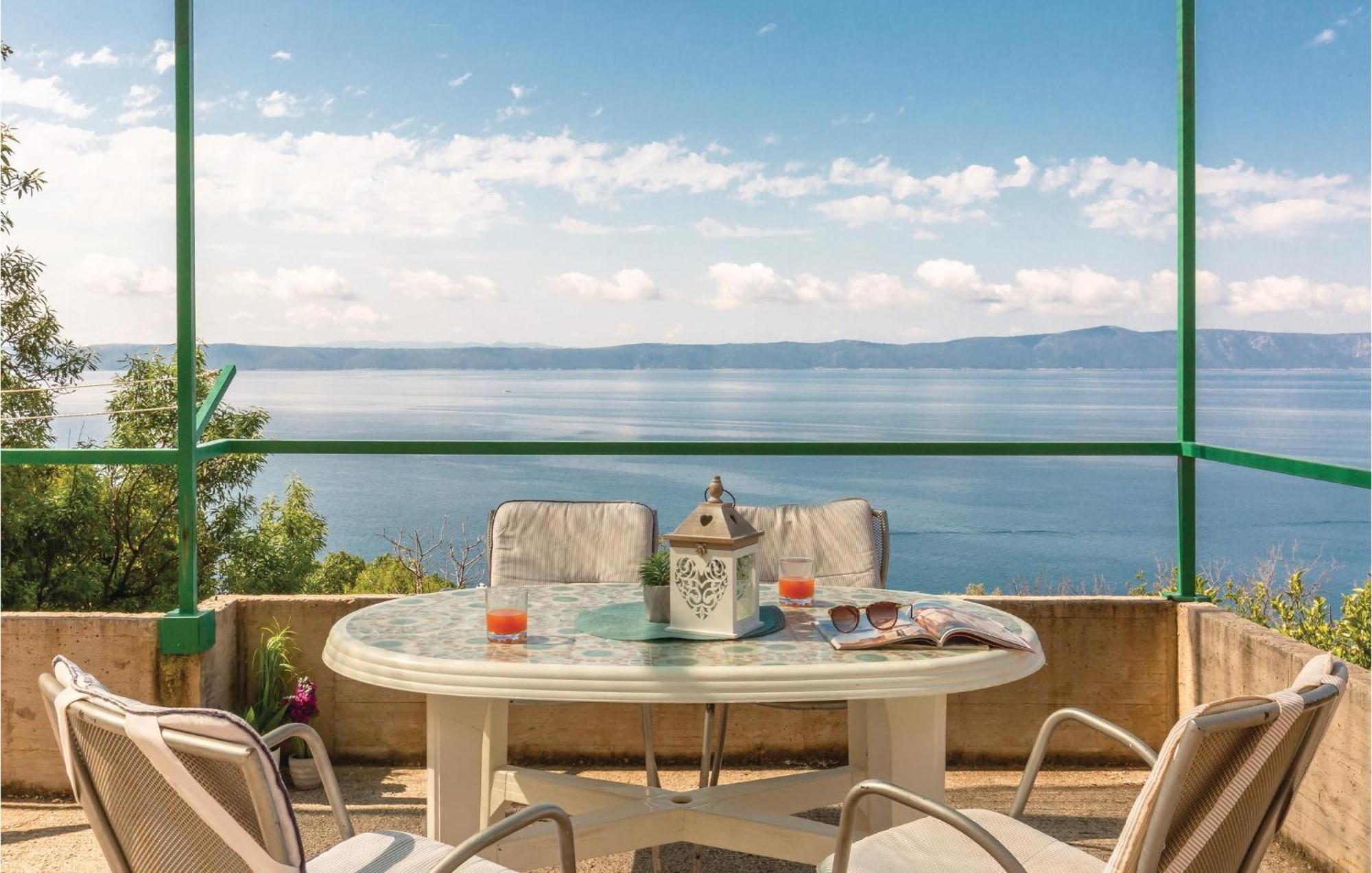 Awesome Home In Podgora With Kitchen Exteriör bild